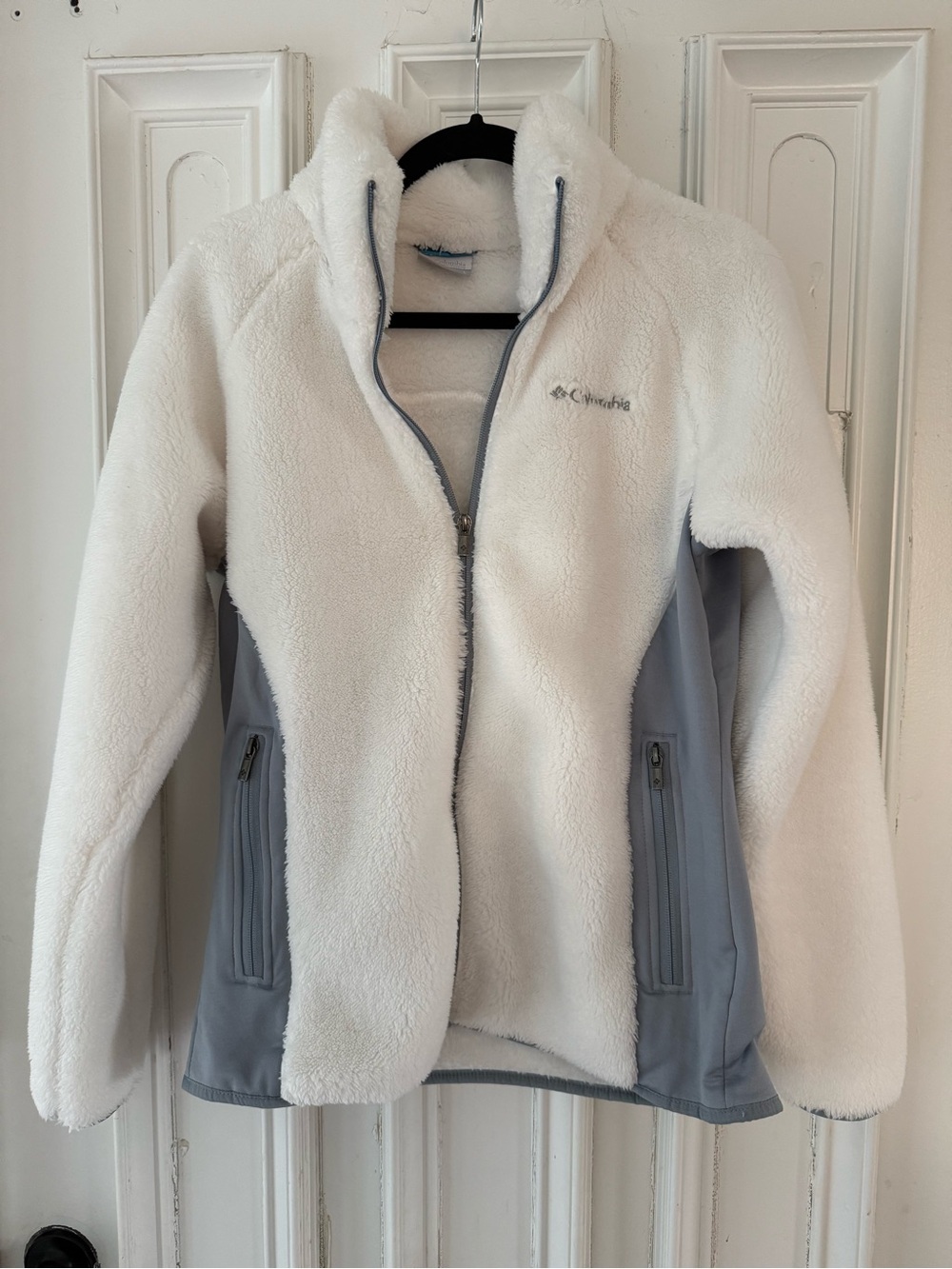 Columbia Plush White Sherpa Fleece Jacket with Light Gray Panels Full Zip size L